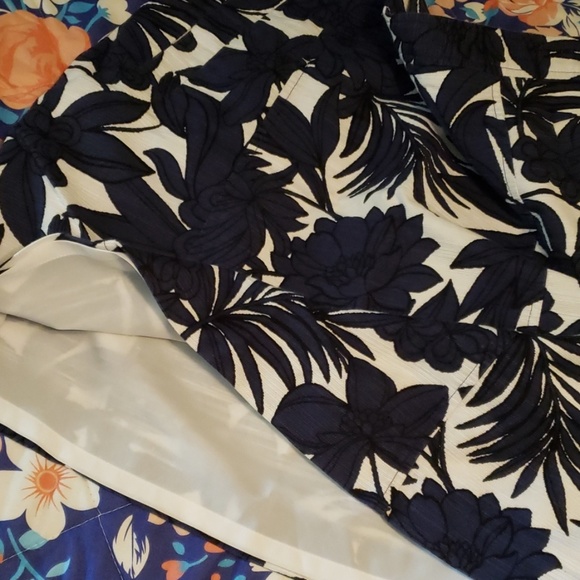 Ann taylor skirt - Picture 3 of 3